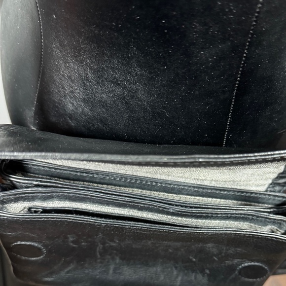 Elk InnSet Black Small Cow Leather Crossbody Adjustable Bag - Picture 9 of 11